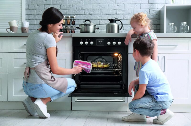 Bomann Built-in Electric Hob Set, Black EHBC, Oven Set Glass Ceramic Hob and 4 Hot Plates, Oven Top/Bottom Heat, Grill and Recirculation Function with Ceramic Hob, Oven with Hob [Energy Class A] (BLACK) - Image 2