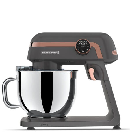 آلة معالجة الطعام والعجن من Heinrich´s – جهاز مطبخ احترافي بقدرة 1800 واط، مزودة بخاصية التحكم باللمس، تعمل بهدوء منخفض، وتشمل خافقًا وخطّافين للعجن. تأتي مع وعاء كبير من الفولاذ المقاوم للصدأ بسعة 7 لترات (XXL). اللون: رمادي HKM 8079